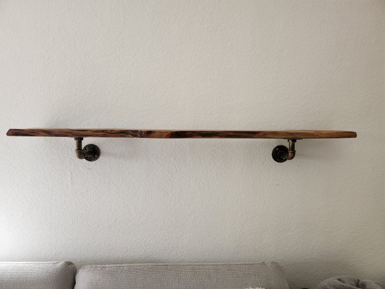 Wandregalbrett mit Baumkante