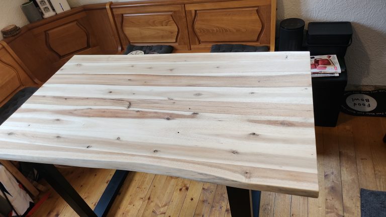 Esstisch, geschliffen